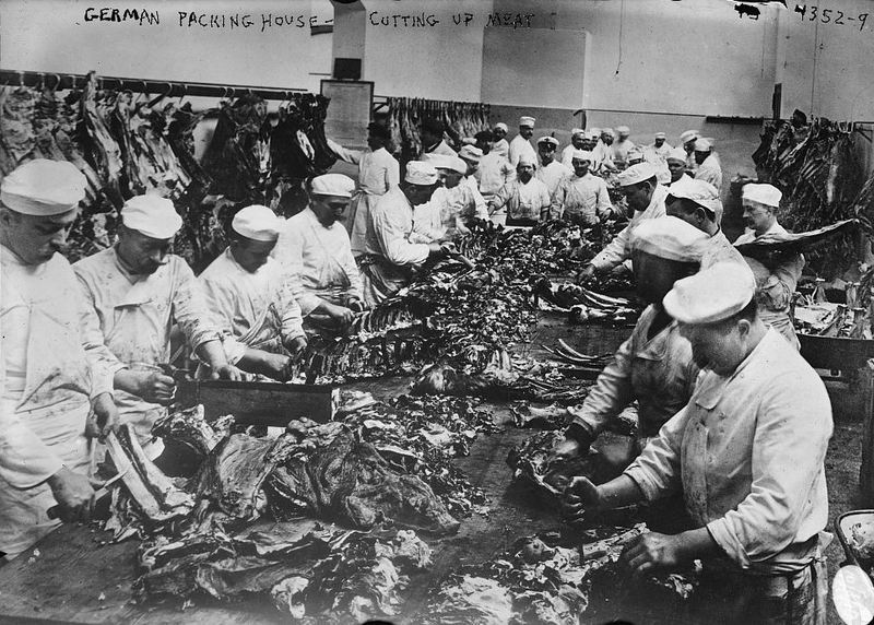 Illustration for article titled Utterly Disturbing, Century-Old Photos of Meat-Packing Facilities